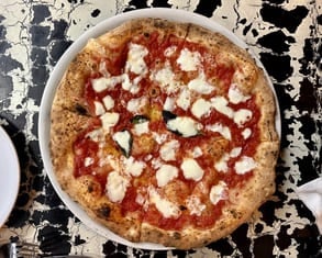 Pizza Margherita at Keste