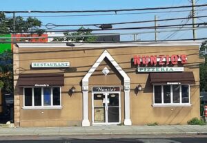 facade of nunzio's pizzeria staten island